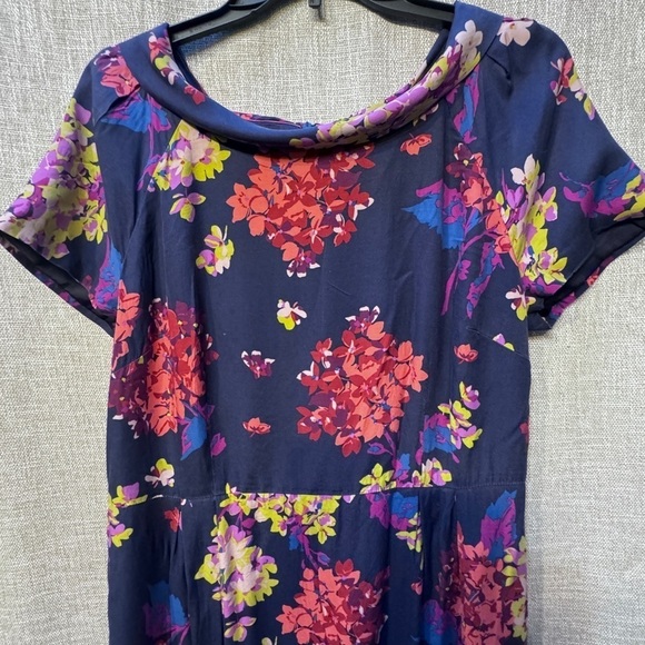 Boden silk floral roll collar midi dress US10 - Picture 4 of 12